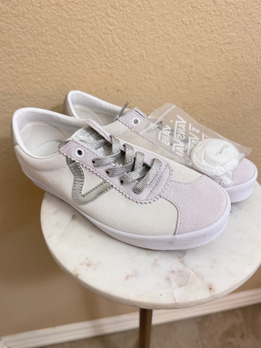 Women VANS low sneakers suede Vans Skater Sport Low 'High Shine Casual Sz 7.5
